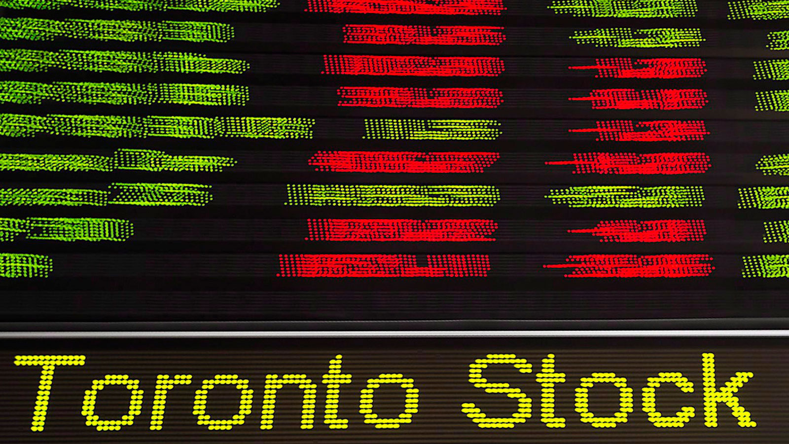 TSX falls as coronavirus worries persist; oil stocks rise